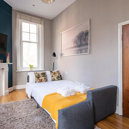 Sunny Corner Apartment In Center Of 런던 외부 사진