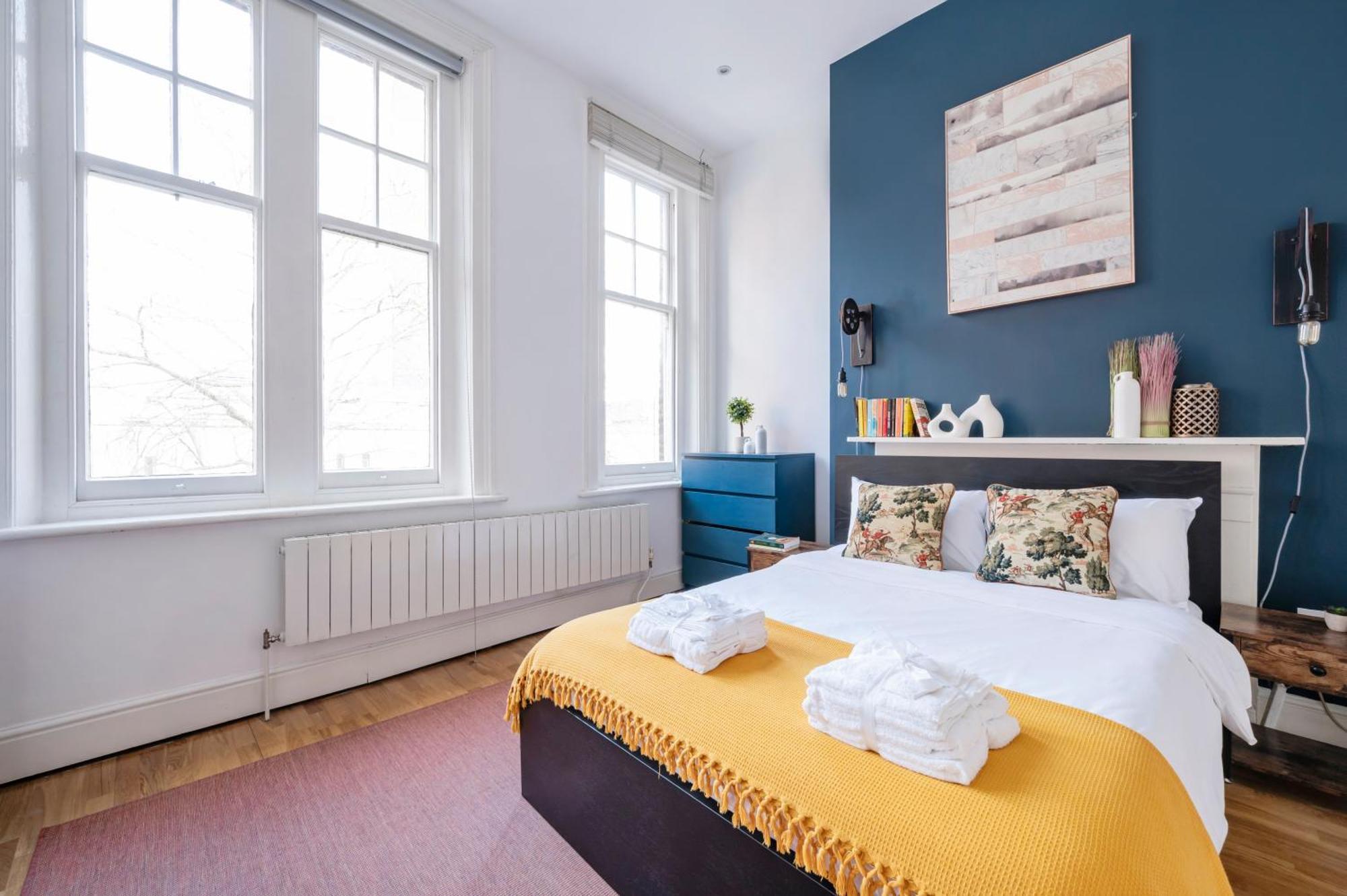 Sunny Corner Apartment In Center Of 런던 외부 사진