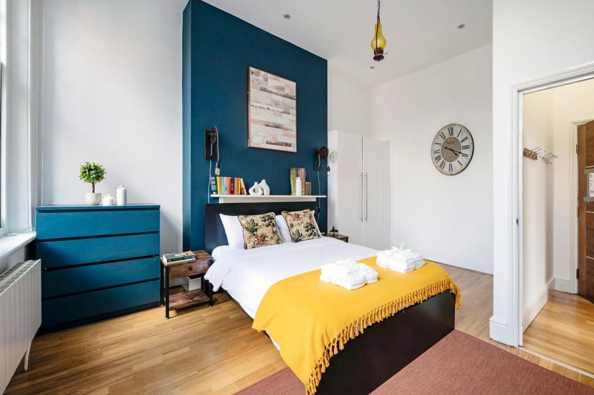Sunny Corner Apartment In Center Of 런던 외부 사진