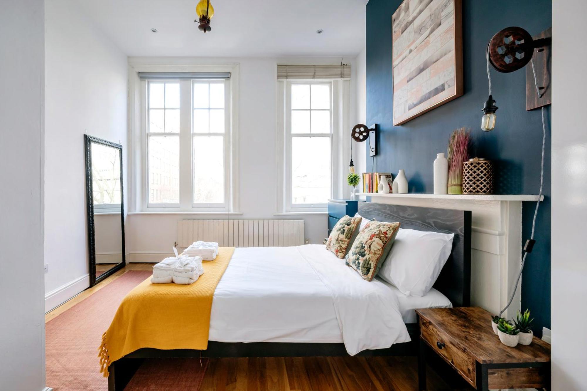 Sunny Corner Apartment In Center Of 런던 외부 사진