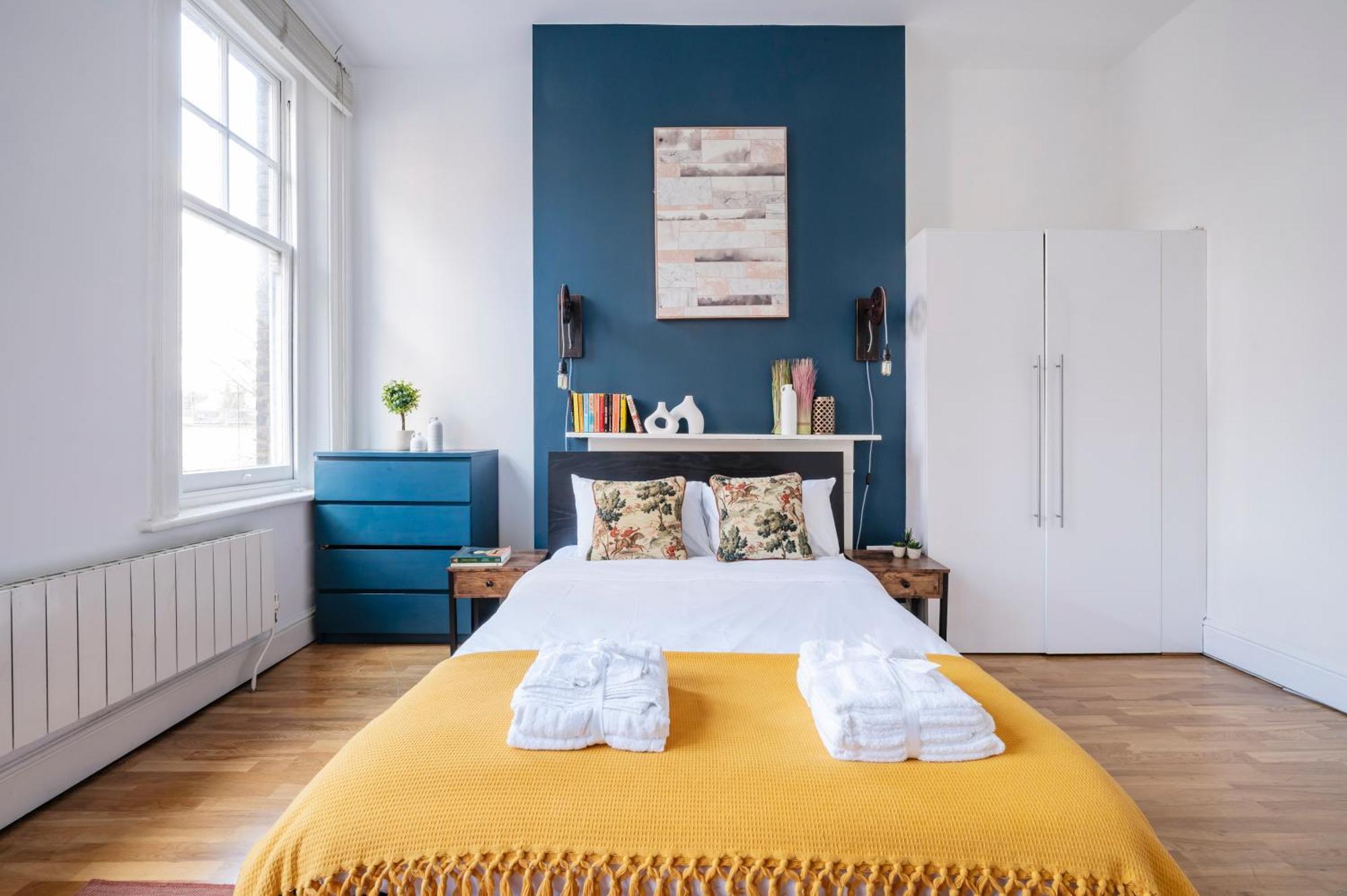 Sunny Corner Apartment In Center Of 런던 외부 사진