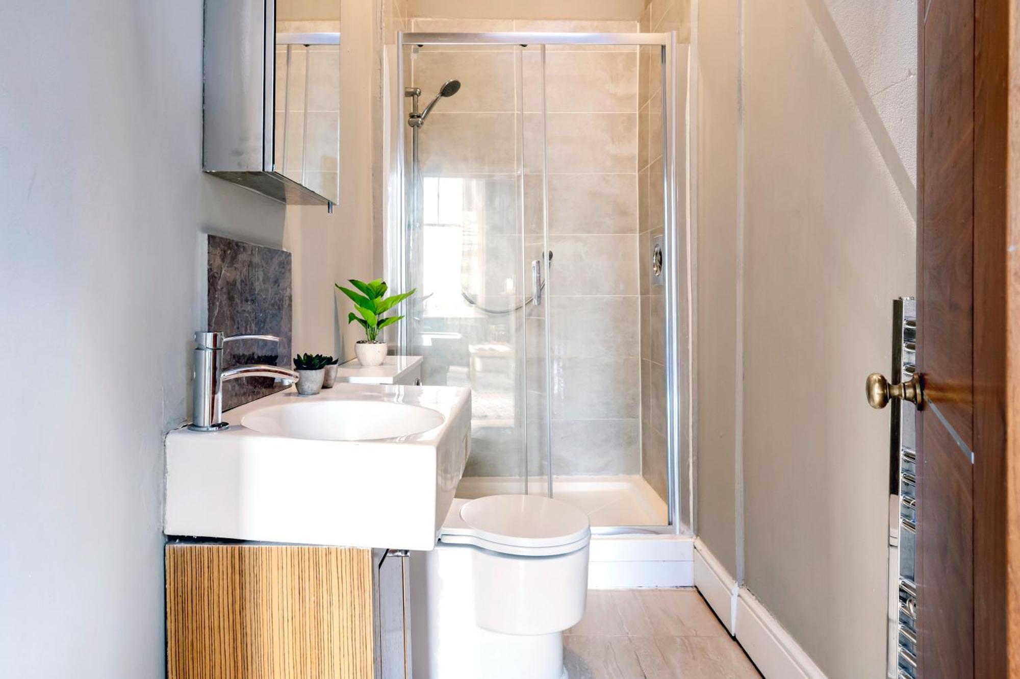 Sunny Corner Apartment In Center Of 런던 외부 사진