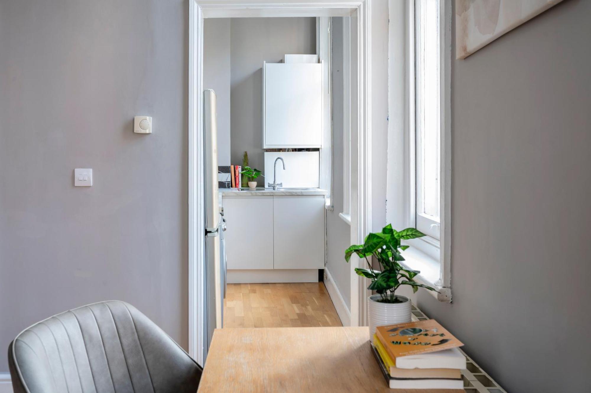 Sunny Corner Apartment In Center Of 런던 외부 사진